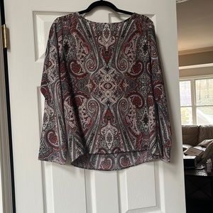 Size medium women’s shirt